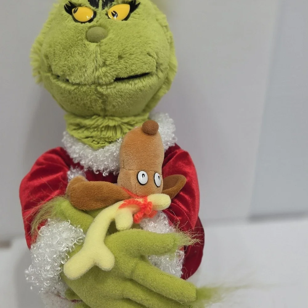 VTG 2004 Universal‎ Studios Dr Seuss Grinchmas Santa Plush Holding Max 18